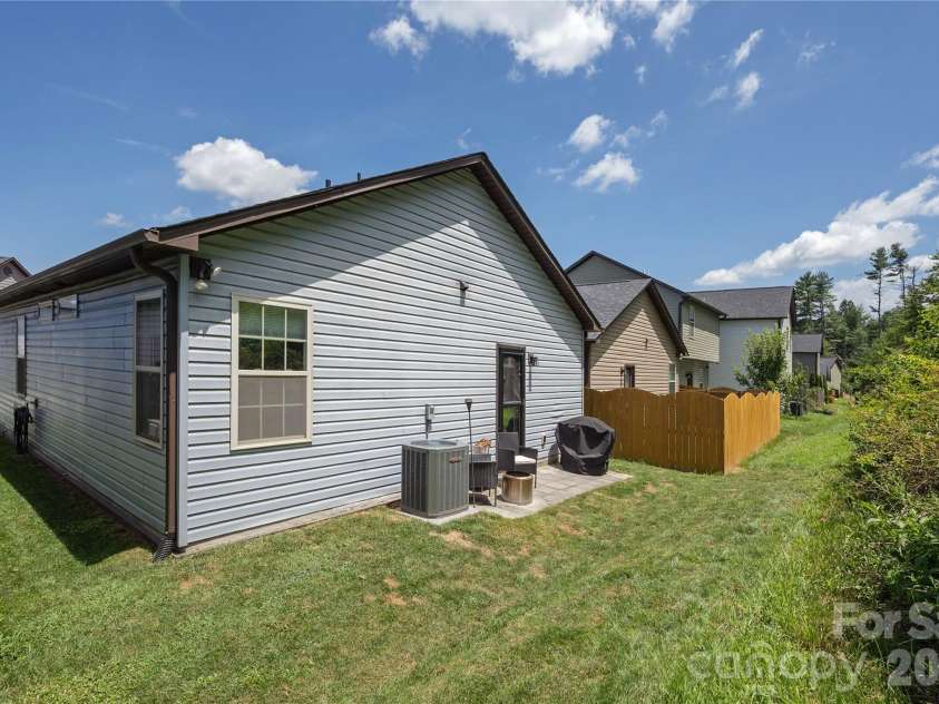 289 Cardwell Lane, Fletcher, NC 28732.  MLS# CAR4412328, YatesRealty ID 42012. Back yard