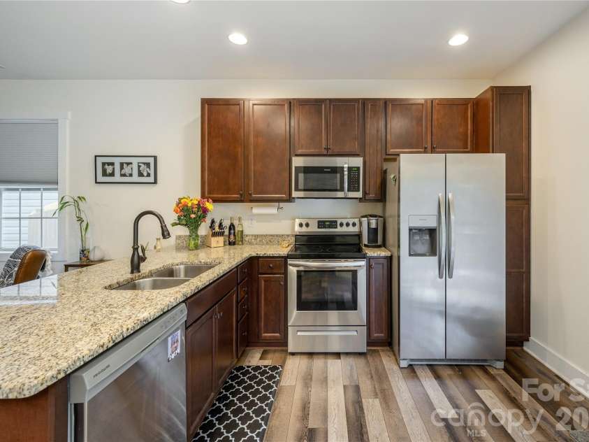 289 Cardwell Lane, Fletcher, NC 28732.  MLS# CAR4412328, YatesRealty ID 42012. Kitchen