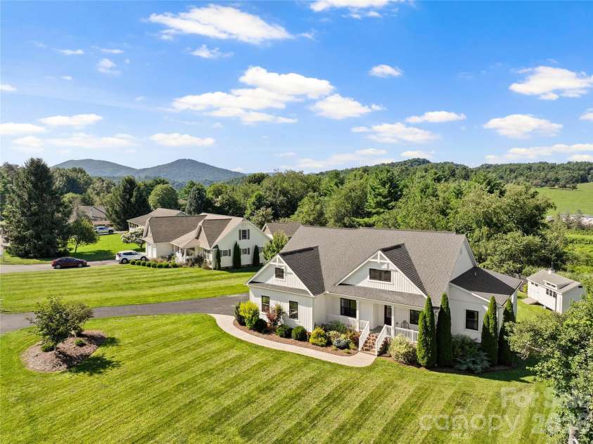 394 Kellwood Drive, Boone, NC 28607.  MLS# CAR4412428, YatesRealty ID 42013. 