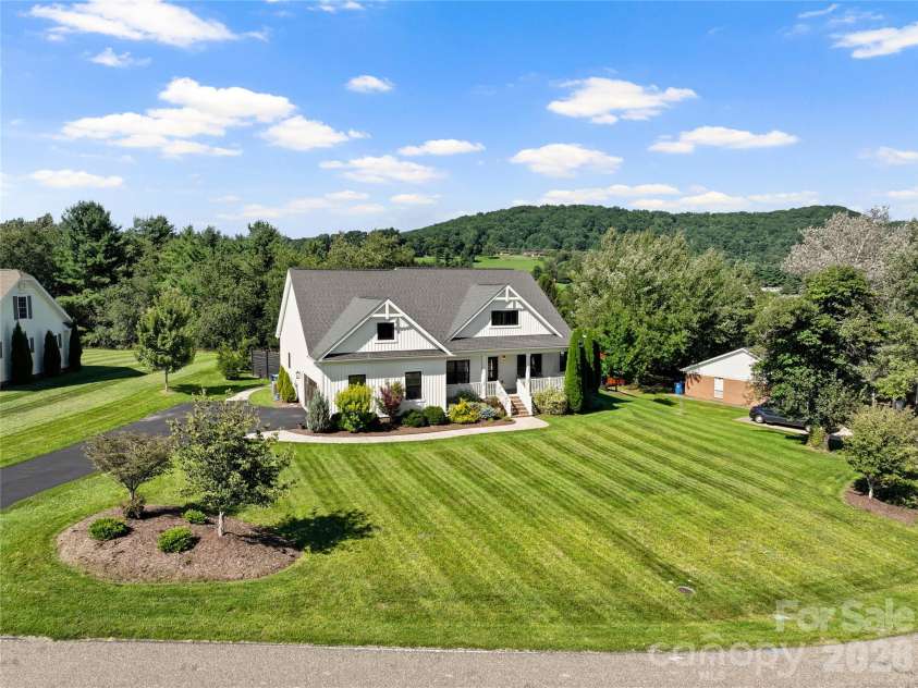 394 Kellwood Drive, Boone, NC 28607.  MLS# CAR4412428, YatesRealty ID 42013. 