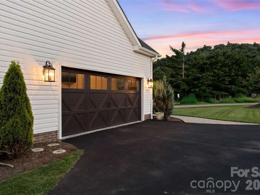 394 Kellwood Drive, Boone, NC 28607.  MLS# CAR4412428, YatesRealty ID 42013. 