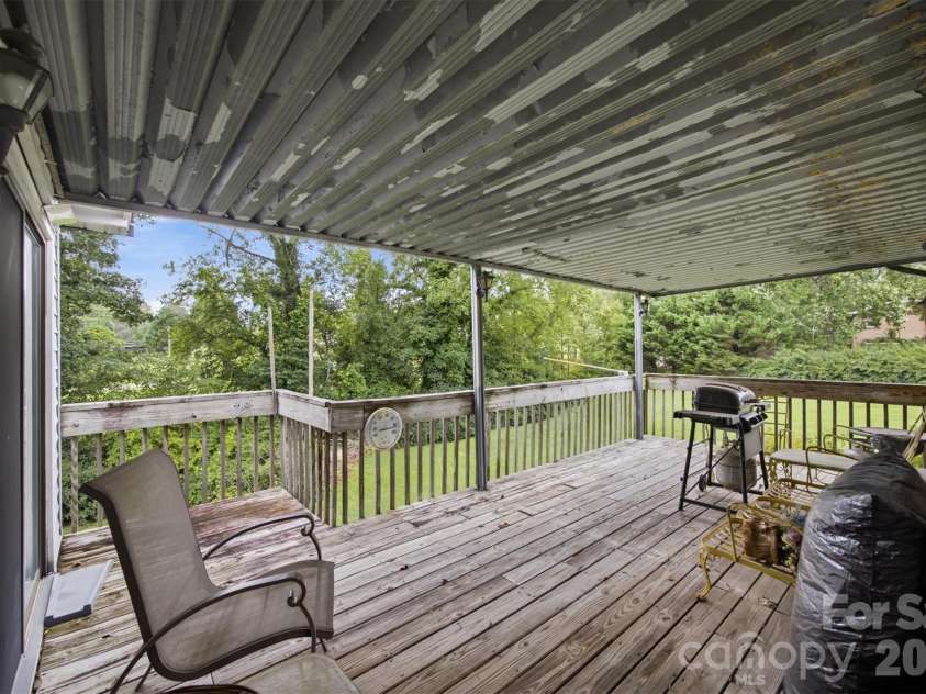 2711 Fairway Acres Circle, Lenoir, NC 28645.  MLS# CAR4410989, YatesRealty ID 42014. 