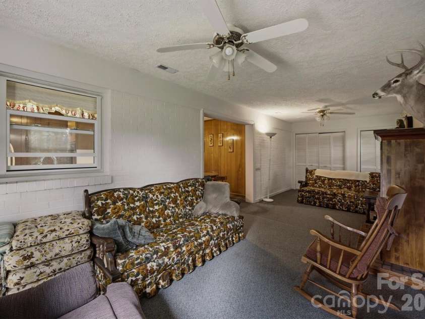 2711 Fairway Acres Circle, Lenoir, NC 28645.  MLS# CAR4410989, YatesRealty ID 42014. 