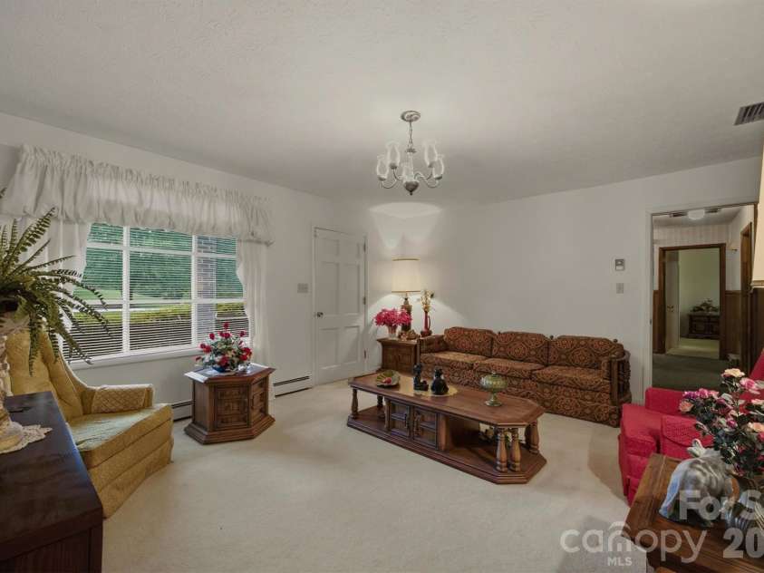2711 Fairway Acres Circle, Lenoir, NC 28645.  MLS# CAR4410989, YatesRealty ID 42014. 