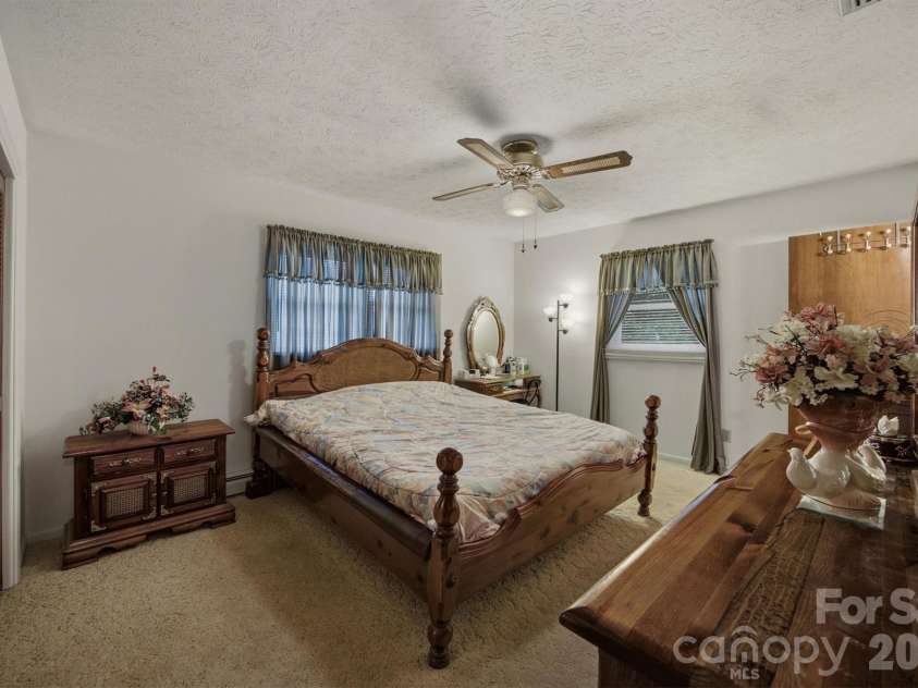 2711 Fairway Acres Circle, Lenoir, NC 28645.  MLS# CAR4410989, YatesRealty ID 42014. 
