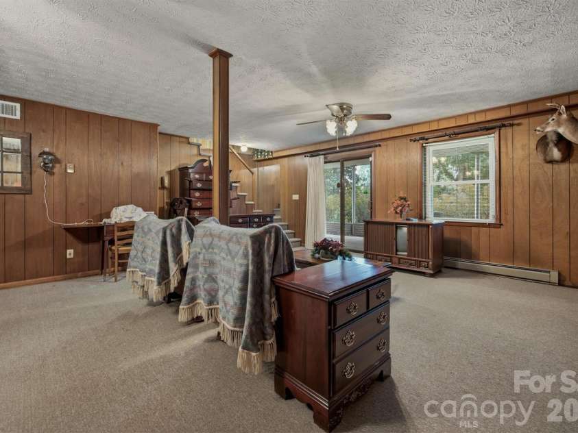 2711 Fairway Acres Circle, Lenoir, NC 28645.  MLS# CAR4410989, YatesRealty ID 42014. 