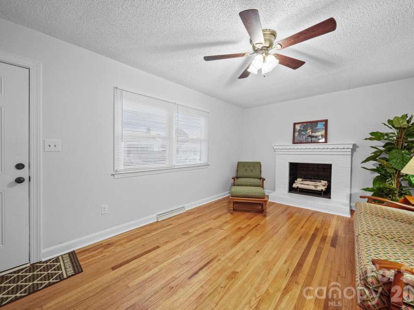 304 Ford Street, Cramerton, NC 28032.  MLS# CAR4411490, YatesRealty ID 42015. 