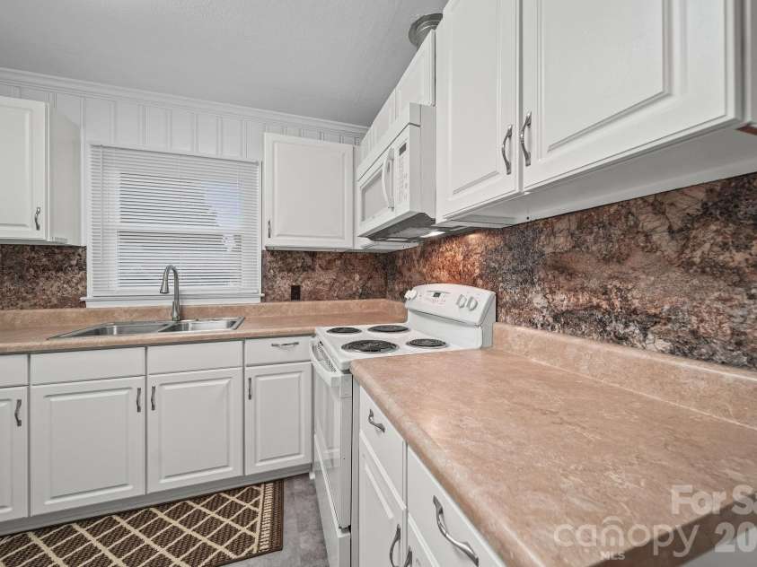 304 Ford Street, Cramerton, NC 28032.  MLS# CAR4411490, YatesRealty ID 42015. 