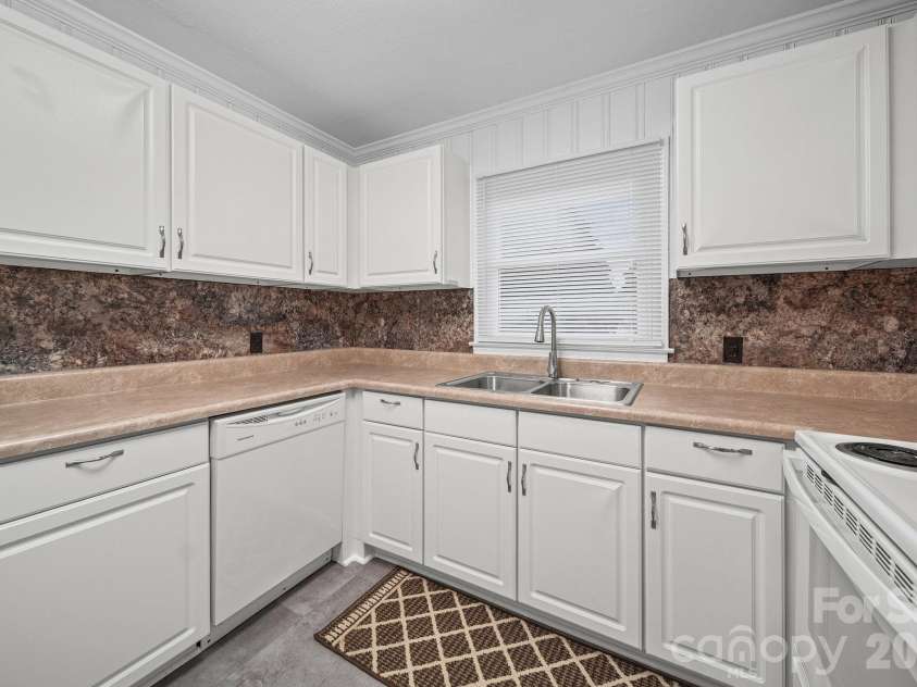 304 Ford Street, Cramerton, NC 28032.  MLS# CAR4411490, YatesRealty ID 42015. 