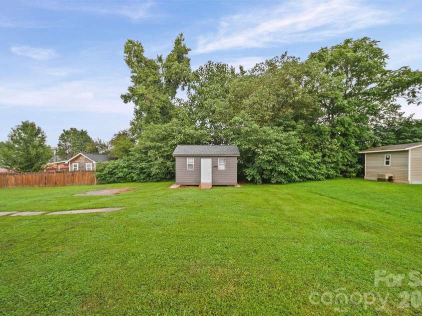 304 Ford Street, Cramerton, NC 28032.  MLS# CAR4411490, YatesRealty ID 42015. 
