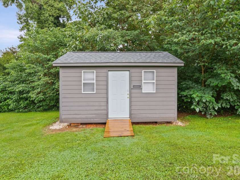 304 Ford Street, Cramerton, NC 28032.  MLS# CAR4411490, YatesRealty ID 42015. 
