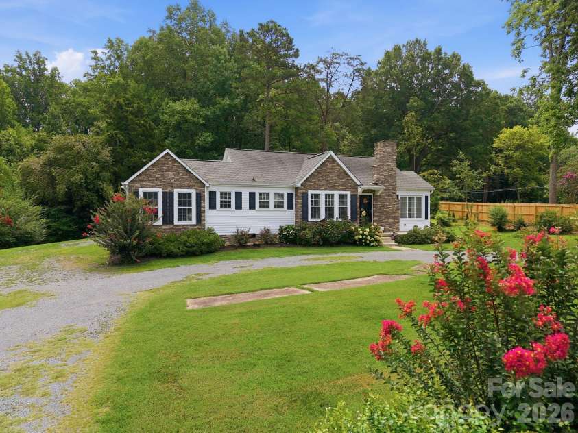 403 Peeler Street, Salisbury, NC 28146.  MLS# CAR4412472, YatesRealty ID 42016. 