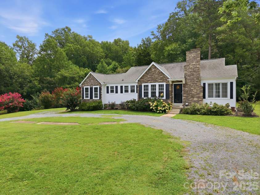 403 Peeler Street, Salisbury, NC 28146.  MLS# CAR4412472, YatesRealty ID 42016. 