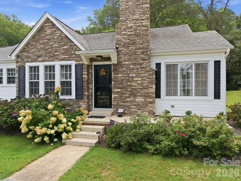 403 Peeler Street, Salisbury, NC 28146.  MLS# CAR4412472, YatesRealty ID 42016. 