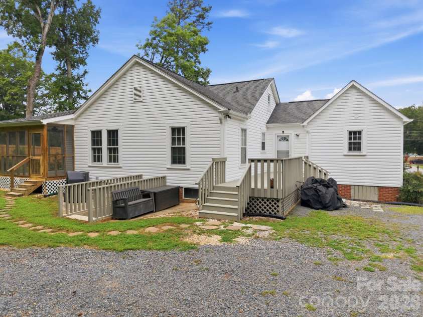 403 Peeler Street, Salisbury, NC 28146.  MLS# CAR4412472, YatesRealty ID 42016. 
