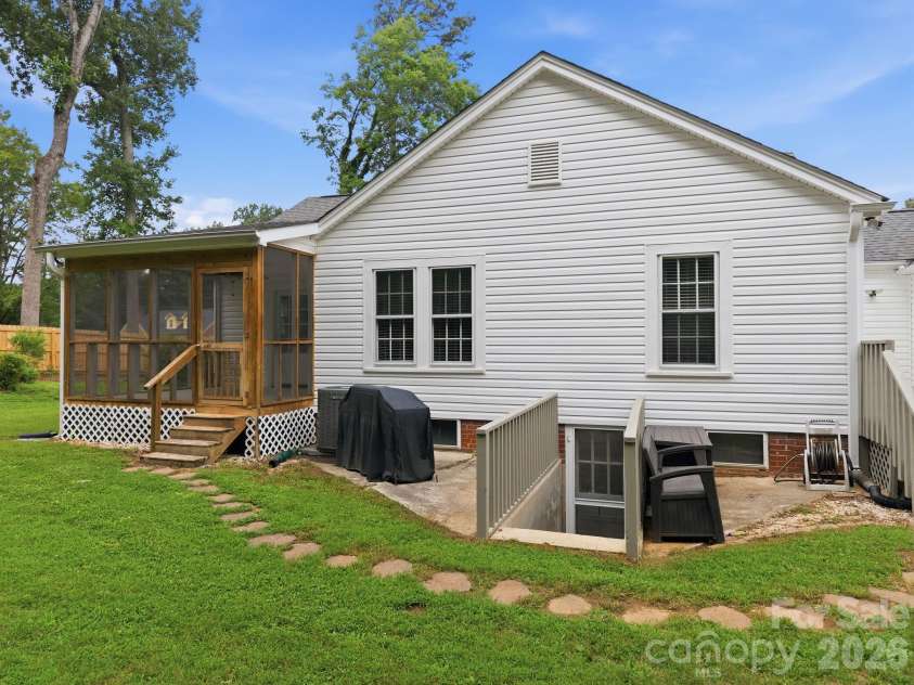 403 Peeler Street, Salisbury, NC 28146.  MLS# CAR4412472, YatesRealty ID 42016. 