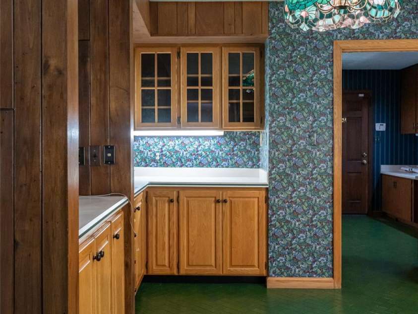 25 Forest Road, Asheville, NC 28803.  MLS# CAR4412370, YatesRealty ID 42019. 