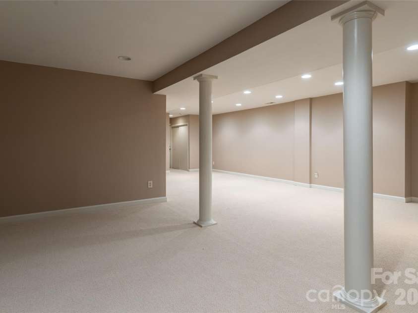 25 Forest Road, Asheville, NC 28803.  MLS# CAR4412370, YatesRealty ID 42019. 