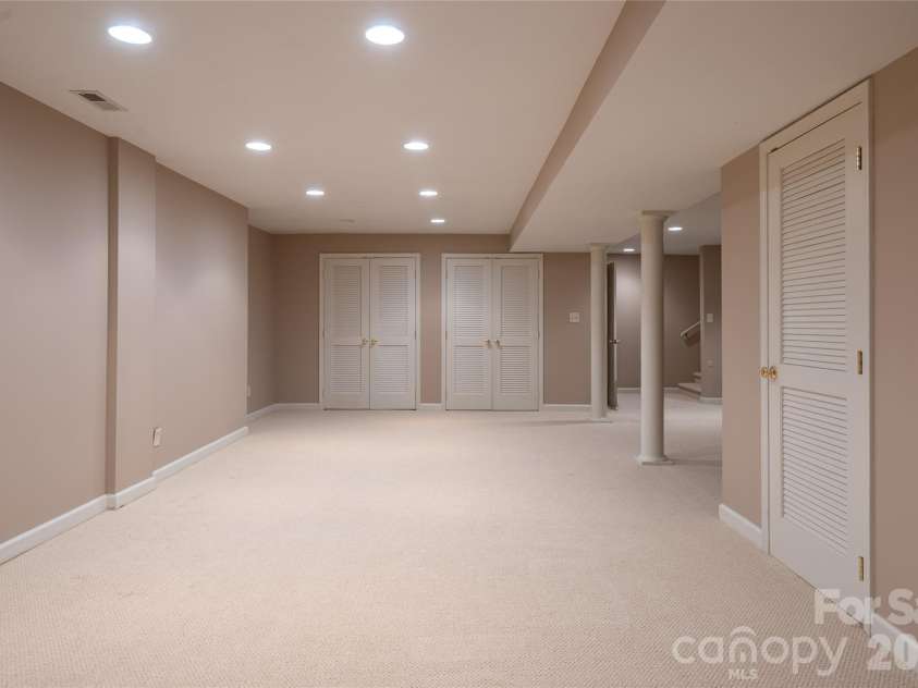 25 Forest Road, Asheville, NC 28803.  MLS# CAR4412370, YatesRealty ID 42019. 