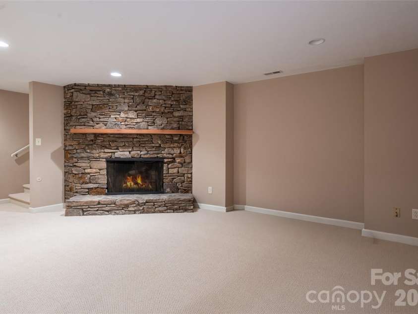 25 Forest Road, Asheville, NC 28803.  MLS# CAR4412370, YatesRealty ID 42019. 