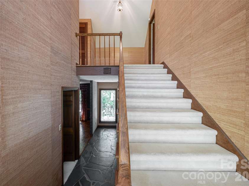 25 Forest Road, Asheville, NC 28803.  MLS# CAR4412370, YatesRealty ID 42019. 