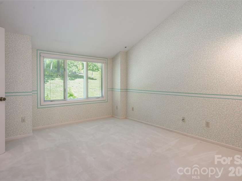 25 Forest Road, Asheville, NC 28803.  MLS# CAR4412370, YatesRealty ID 42019. 