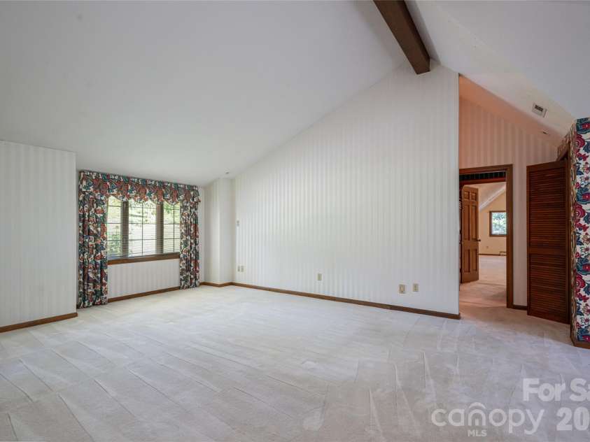 25 Forest Road, Asheville, NC 28803.  MLS# CAR4412370, YatesRealty ID 42019. 