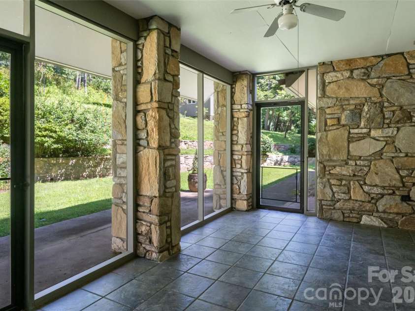 25 Forest Road, Asheville, NC 28803.  MLS# CAR4412370, YatesRealty ID 42019. 