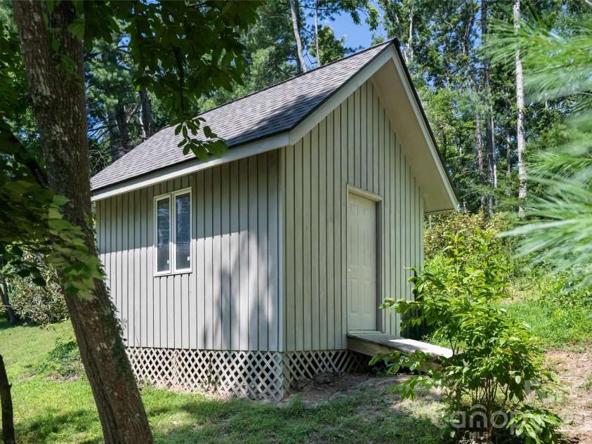 25 Forest Road, Asheville, NC 28803.  MLS# CAR4412370, YatesRealty ID 42019. 