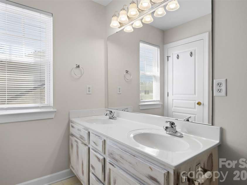 6358 Royal Celadon Way, Charlotte, NC 28269.  MLS# CAR4347360, YatesRealty ID 4202. 
