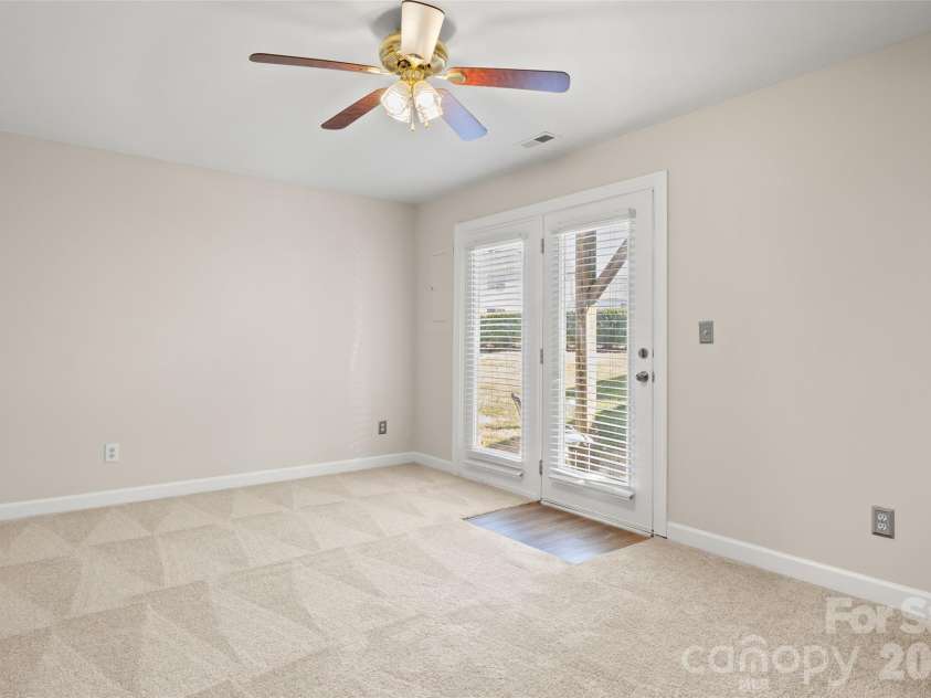 6358 Royal Celadon Way, Charlotte, NC 28269.  MLS# CAR4347360, YatesRealty ID 4202. Ground floor flex space