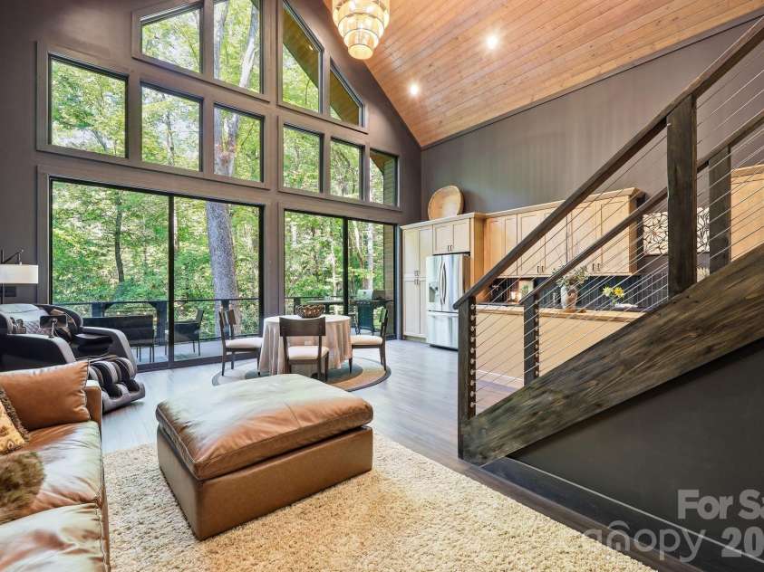 2272 Evans Road, Hendersonville, NC 28739.  MLS# CAR4412038, YatesRealty ID 42021. 