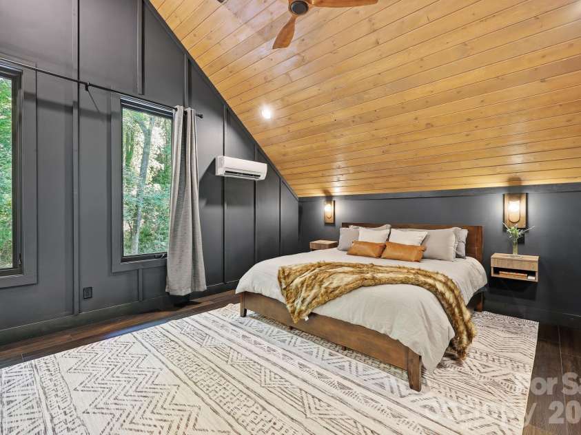 2272 Evans Road, Hendersonville, NC 28739.  MLS# CAR4412038, YatesRealty ID 42021. 