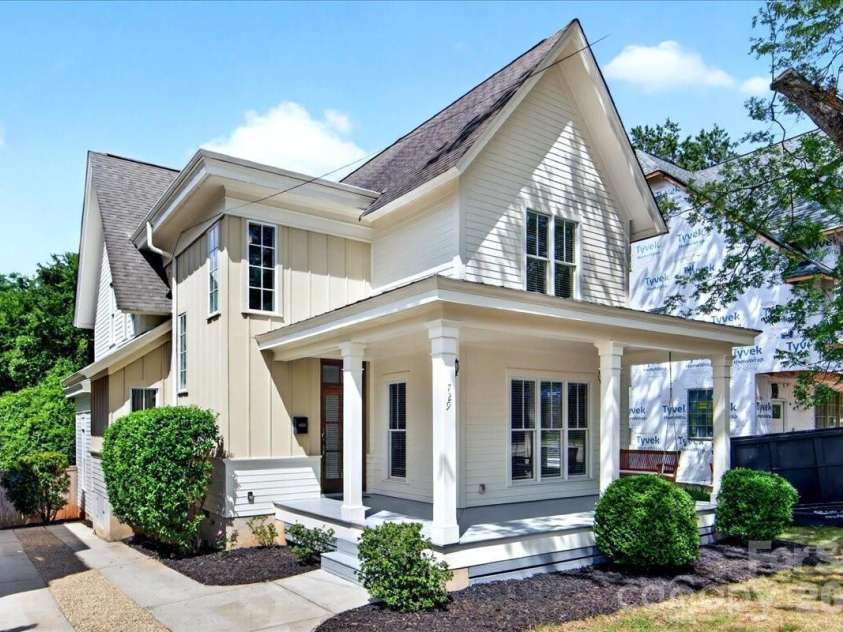 729 Charles Avenue, Charlotte, NC 28205.  MLS# CAR4412139, YatesRealty ID 42022. 
