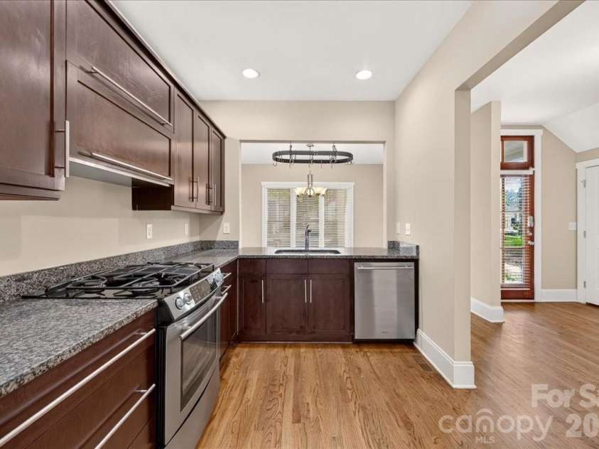 729 Charles Avenue, Charlotte, NC 28205.  MLS# CAR4412139, YatesRealty ID 42022. 