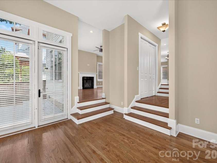 729 Charles Avenue, Charlotte, NC 28205.  MLS# CAR4412139, YatesRealty ID 42022. 
