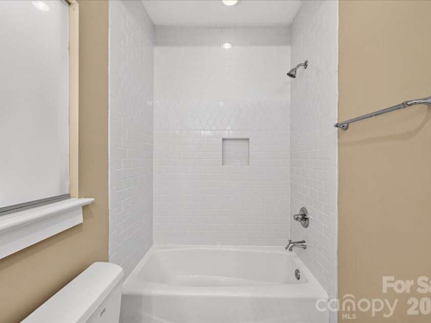 729 Charles Avenue, Charlotte, NC 28205.  MLS# CAR4412139, YatesRealty ID 42022. 