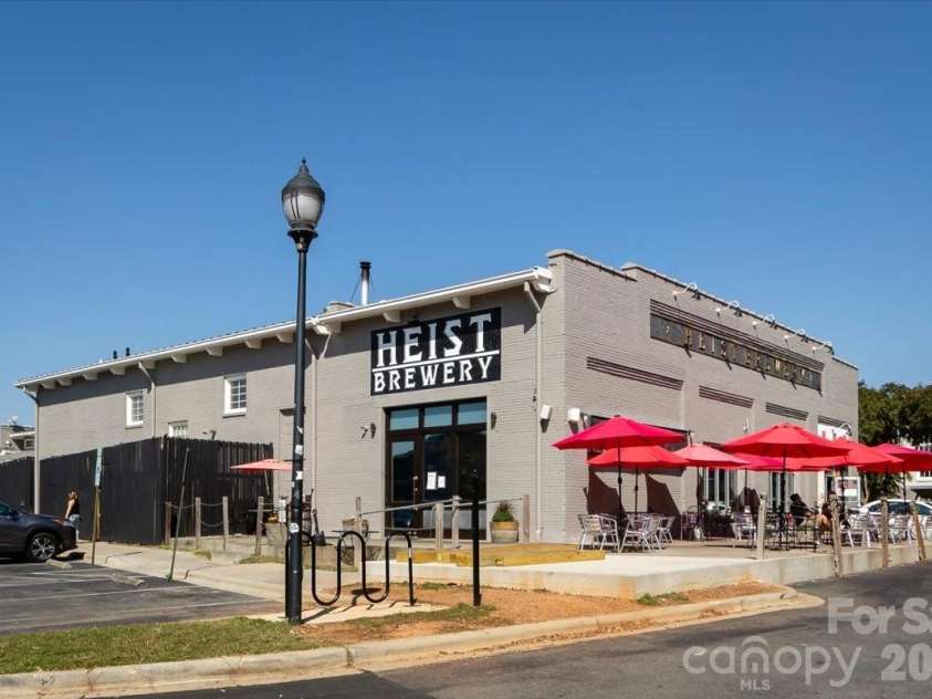 729 Charles Avenue, Charlotte, NC 28205.  MLS# CAR4412139, YatesRealty ID 42022. 