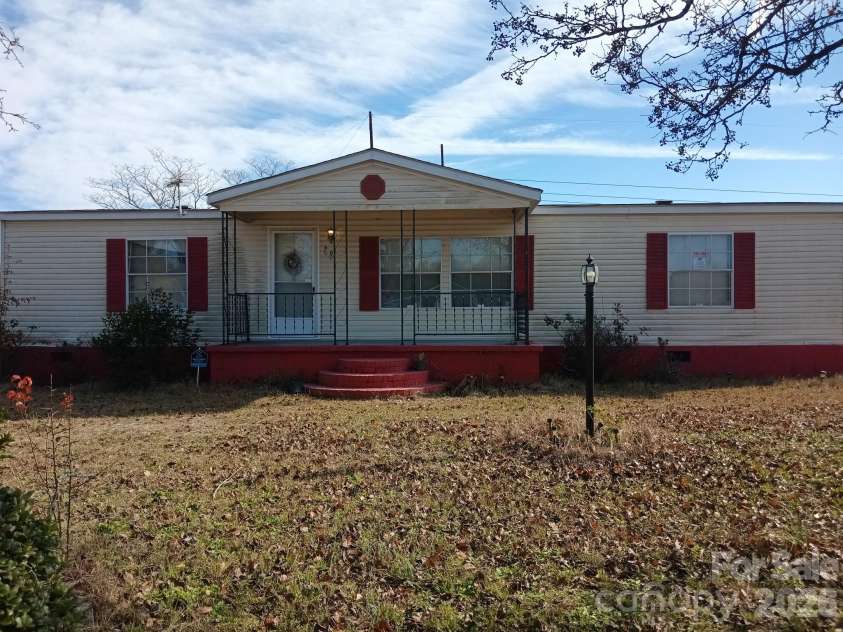 60 Rolling Creek Drive, Sumter, SC 29153.  MLS# CAR4412498, YatesRealty ID 42024. 