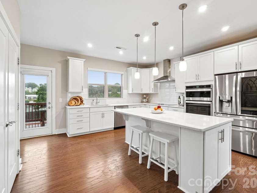 11023 Stetler Street, Charlotte, NC 28204.  MLS# CAR4408205, YatesRealty ID 42027. Kitchen