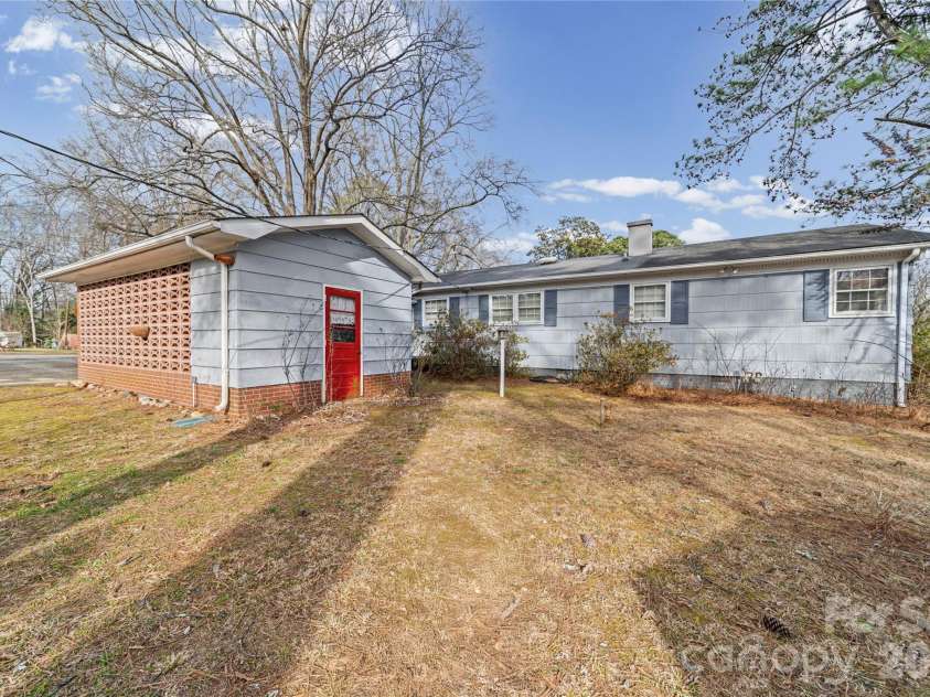 5 Cartwright Street, York, SC 29745.  MLS# CAR4345349, YatesRealty ID 4203. 