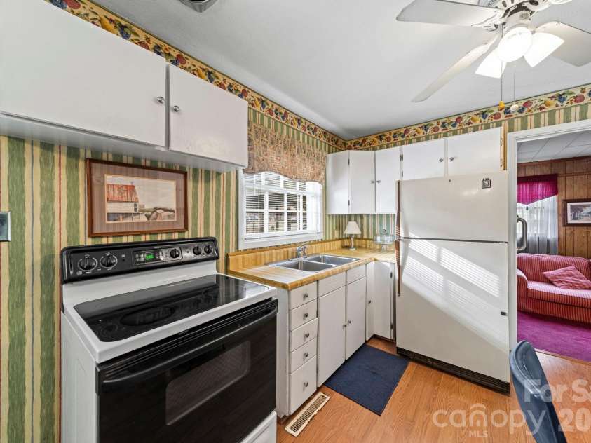 5 Cartwright Street, York, SC 29745.  MLS# CAR4345349, YatesRealty ID 4203. 