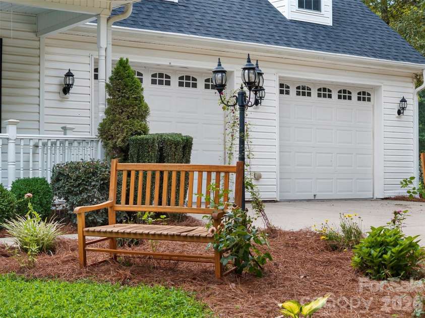 7233 Ridge Road, Lexington, NC 27295.  MLS# CAR4412504, YatesRealty ID 42030. 