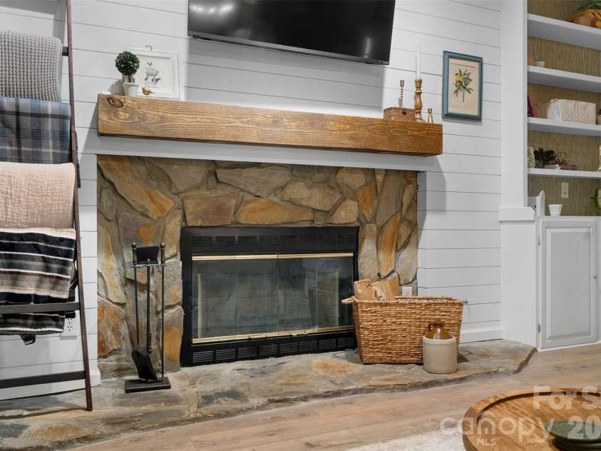 7233 Ridge Road, Lexington, NC 27295.  MLS# CAR4412504, YatesRealty ID 42030. 