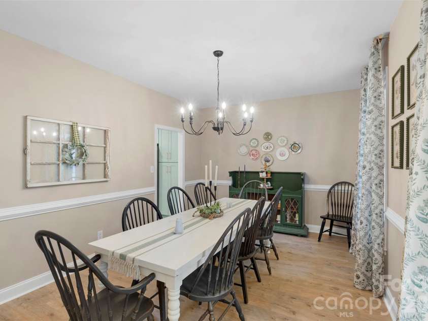 7233 Ridge Road, Lexington, NC 27295.  MLS# CAR4412504, YatesRealty ID 42030. 