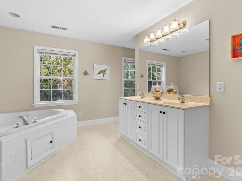 7233 Ridge Road, Lexington, NC 27295.  MLS# CAR4412504, YatesRealty ID 42030. 
