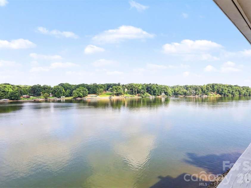9817 Emerald Point Drive, Charlotte, NC 28278.  MLS# CAR4411548, YatesRealty ID 42034. 