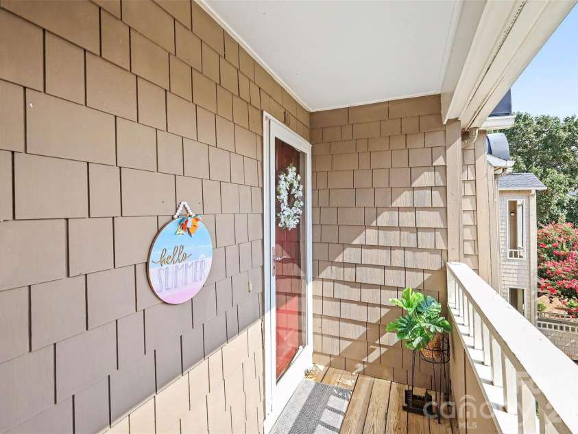 9817 Emerald Point Drive, Charlotte, NC 28278.  MLS# CAR4411548, YatesRealty ID 42034. 