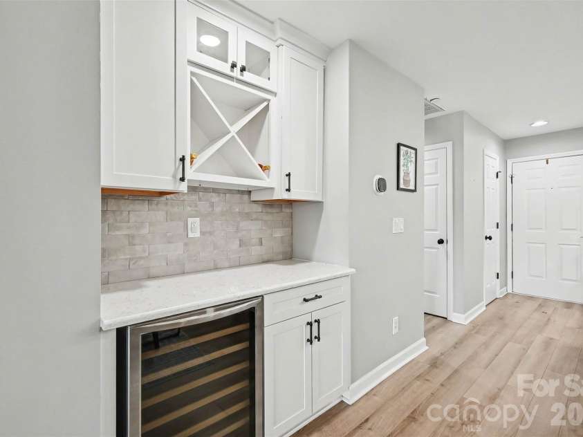 9817 Emerald Point Drive, Charlotte, NC 28278.  MLS# CAR4411548, YatesRealty ID 42034. 