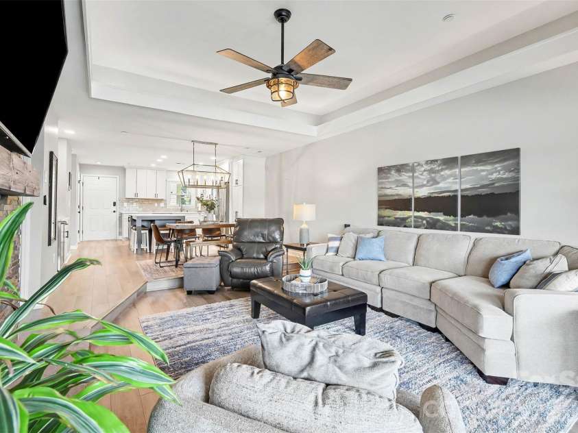 9817 Emerald Point Drive, Charlotte, NC 28278.  MLS# CAR4411548, YatesRealty ID 42034. 